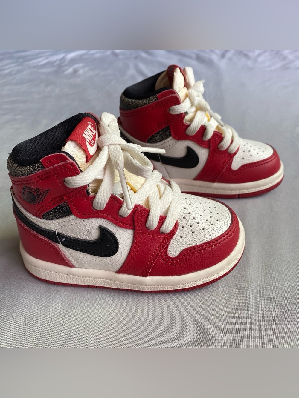 Nike Air Jordan 1 Retro High OG "Chicago Lost & Found” (TD) Size 5c